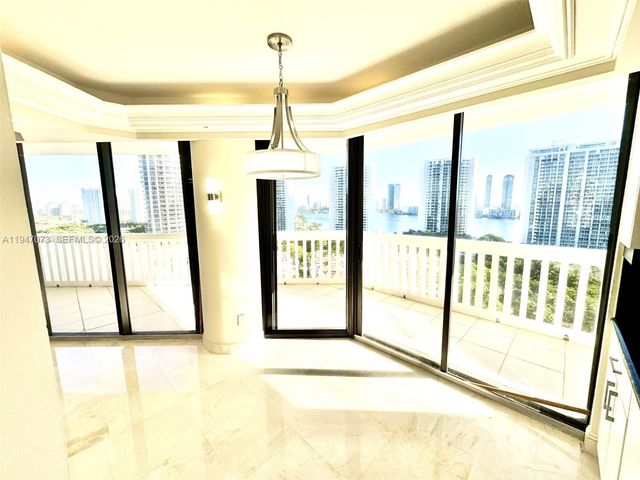2000 Island Blvd 1801, Aventura, FL 33160