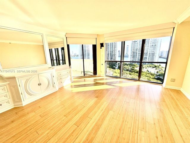 2000 Island Blvd 1801, Aventura, FL 33160