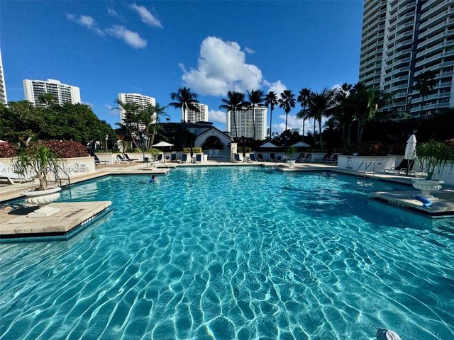 2000 Island Blvd 1801, Aventura, FL 33160