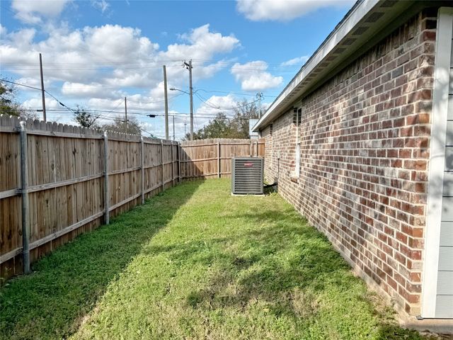 1615 Jones Street, Greenville, TX 75401