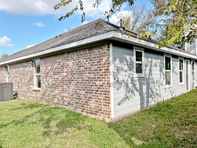 1615 Jones Street, Greenville, TX 75401