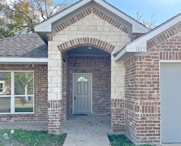 1615 Jones Street, Greenville, TX 75401