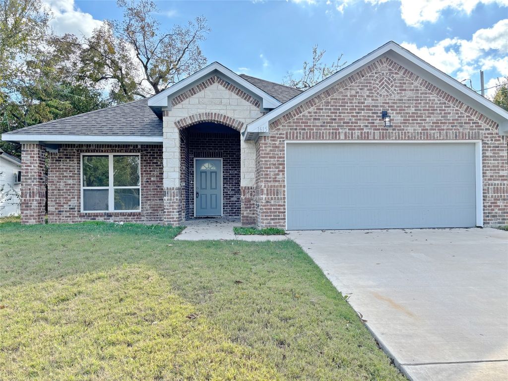 1615 Jones Street, Greenville, TX 75401