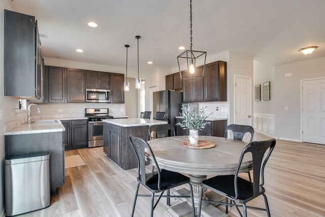 3545 AYRES Drive, Aurora, IL 60506