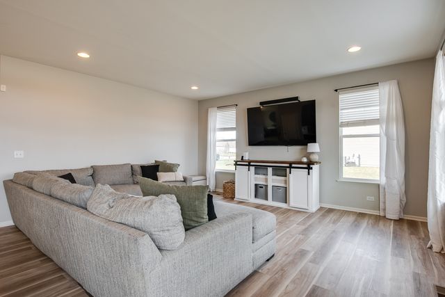 3545 AYRES Drive, Aurora, IL 60506