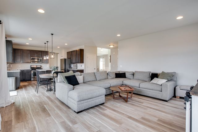 3545 AYRES Drive, Aurora, IL 60506