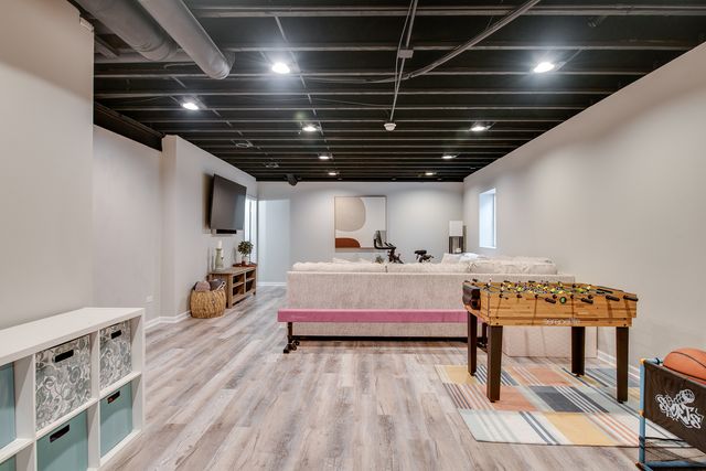 3545 AYRES Drive, Aurora, IL 60506