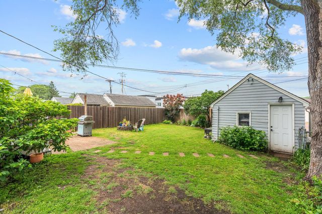 1133 California Avenue W, Saint Paul, MN 55108