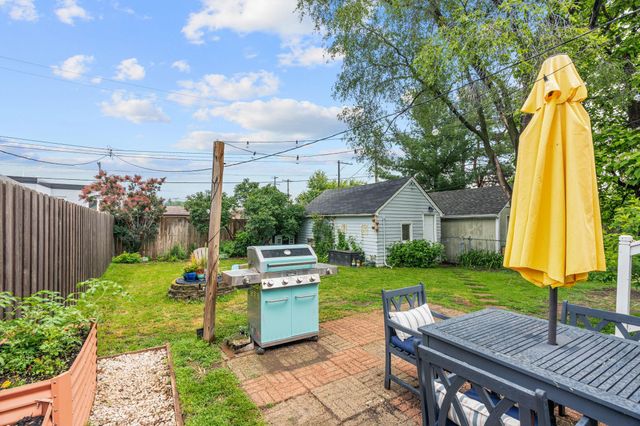 1133 California Avenue W, Saint Paul, MN 55108