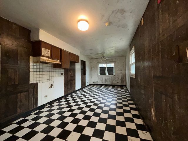 16919 Glen Oaks Drive, Country Club Hills, IL 60478