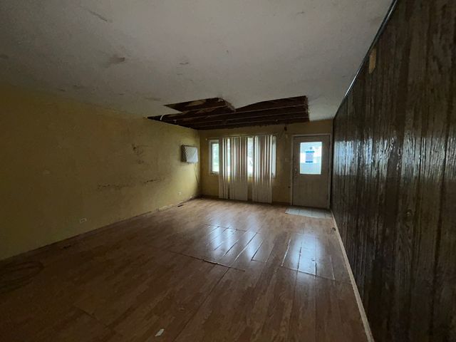 16919 Glen Oaks Drive, Country Club Hills, IL 60478