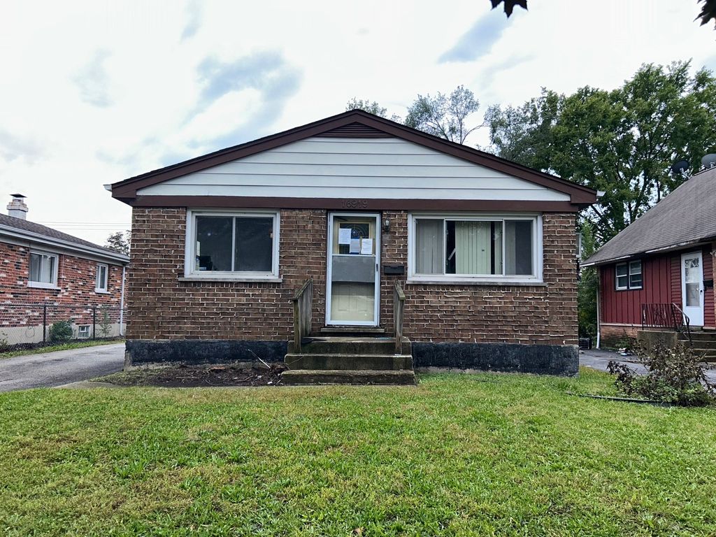 16919 Glen Oaks Drive, Country Club Hills, IL 60478