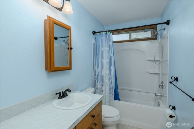 62 SE Viewmont Drive, Moses Lake, WA 98837
