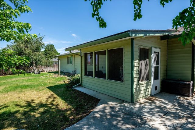 62 SE Viewmont Drive, Moses Lake, WA 98837