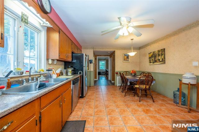 6 May Avenue, Pequannock Township, NJ 07444
