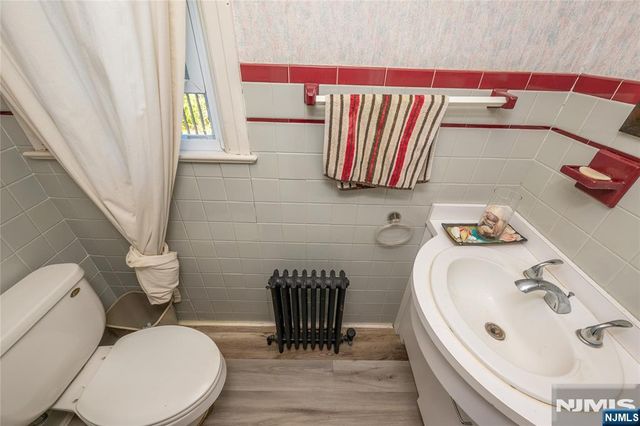 6 May Avenue, Pequannock Township, NJ 07444