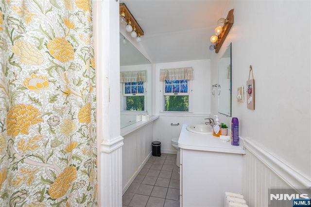 6 May Avenue, Pequannock Township, NJ 07444