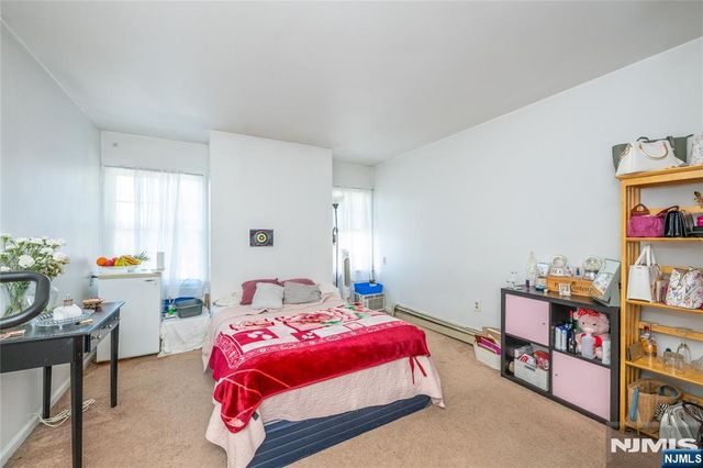 6 May Avenue, Pequannock Township, NJ 07444