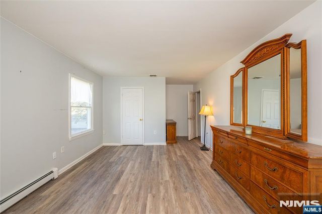6 May Avenue, Pequannock Township, NJ 07444