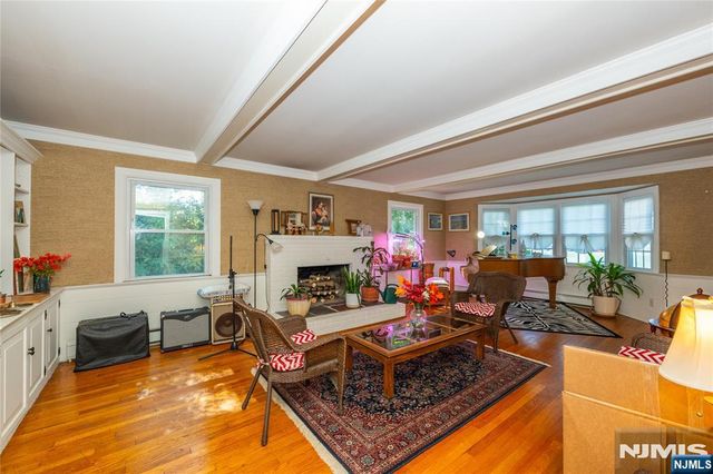 6 May Avenue, Pequannock Township, NJ 07444
