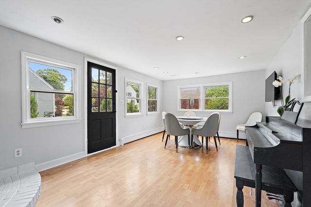 76 Faith Ave, Dracut, MA 01826
