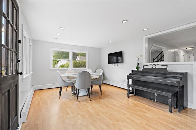 76 Faith Ave, Dracut, MA 01826