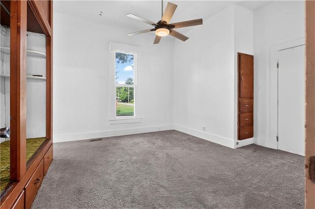 935 W Walnut Street, Nevada, MO 64772
