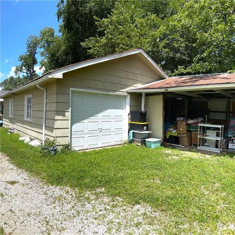935 W Walnut Street, Nevada, MO 64772