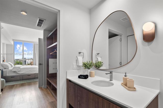 1611 SW 2nd Avenue 817, Miami, FL 33129