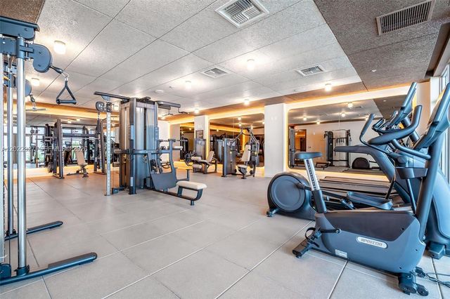 1611 SW 2nd Avenue 817, Miami, FL 33129