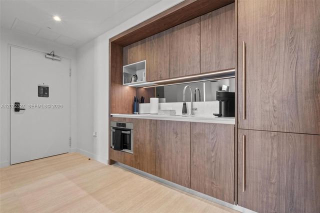 1611 SW 2nd Avenue 817, Miami, FL 33129