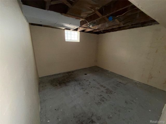 7720 Asbury Park, Detroit, MI 48228