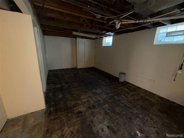 7720 Asbury Park, Detroit, MI 48228