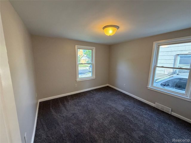 7720 Asbury Park, Detroit, MI 48228