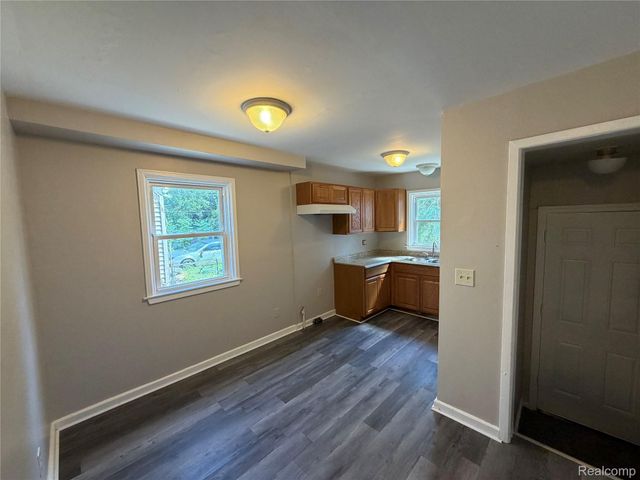 7720 Asbury Park, Detroit, MI 48228