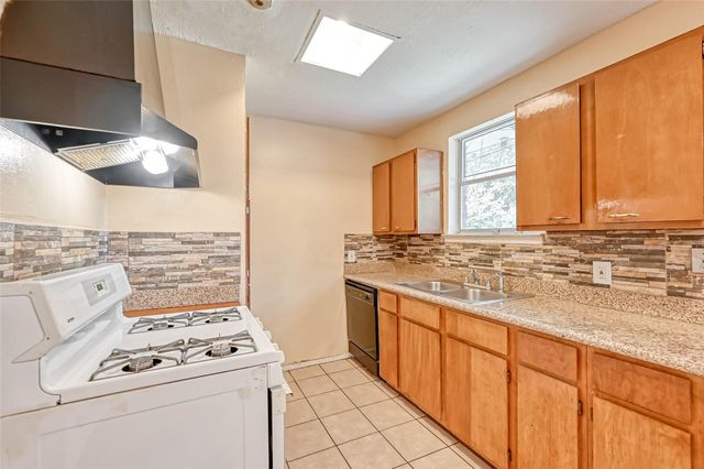 14427 Campden Hill Road, Houston, TX 77045