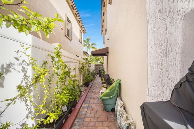 11278 SW 241st St, Homestead, FL 33032