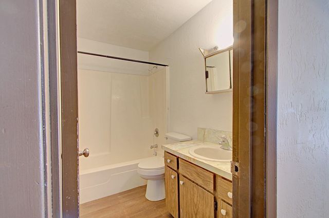 830 N CLAKE STREET, Deland, FL 32724