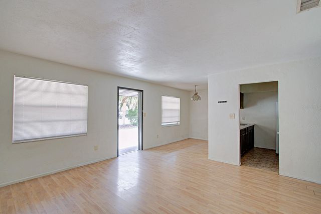 830 N CLAKE STREET, Deland, FL 32724