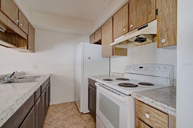 830 N CLAKE STREET, Deland, FL 32724