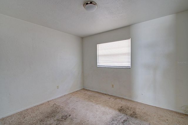 830 N CLAKE STREET, Deland, FL 32724
