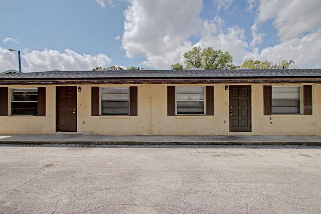 830 N CLAKE STREET, Deland, FL 32724