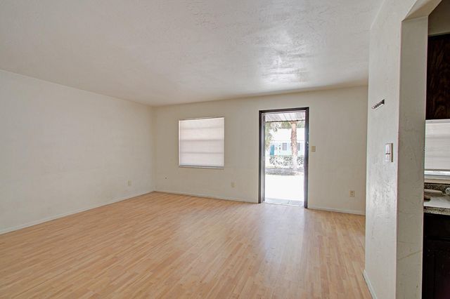 830 N CLAKE STREET, Deland, FL 32724
