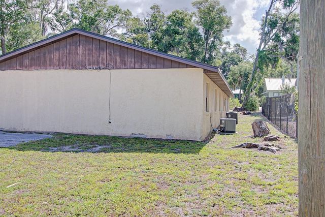 830 N CLAKE STREET, Deland, FL 32724