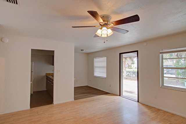 830 N CLAKE STREET, Deland, FL 32724