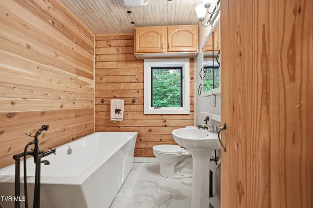 2235 Wampler Hollow Road, Big Stone Gap, VA 24219