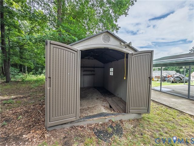 22909 Pheasant Ct, North Dinwiddie, VA 23803