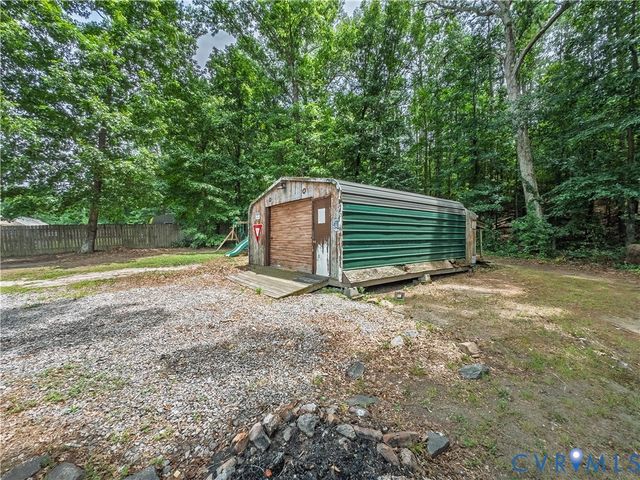 22909 Pheasant Ct, North Dinwiddie, VA 23803