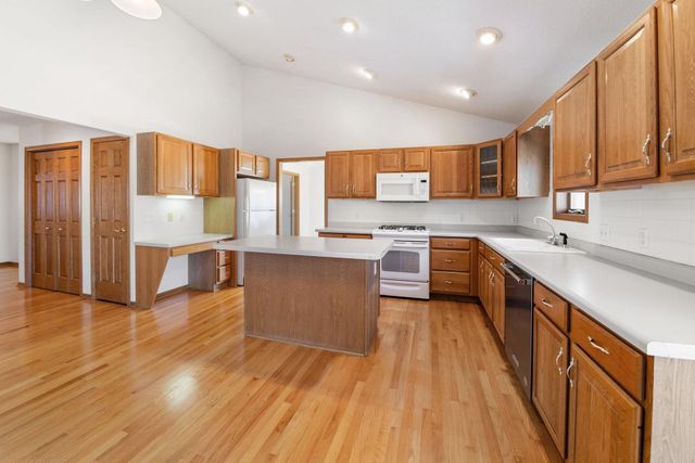 8111 Kimberly Lane N, Maple Grove, MN 55311