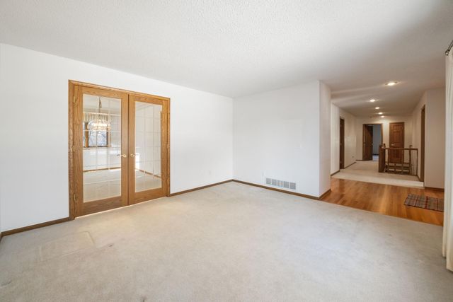 8111 Kimberly Lane N, Maple Grove, MN 55311